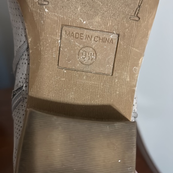 Gray Faux suede Ankle Boot 9w - Picture 4 of 4